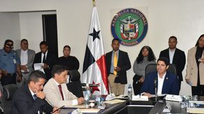 Diputados de la Comisión de Infraestructura de la Asamblea Nacional.