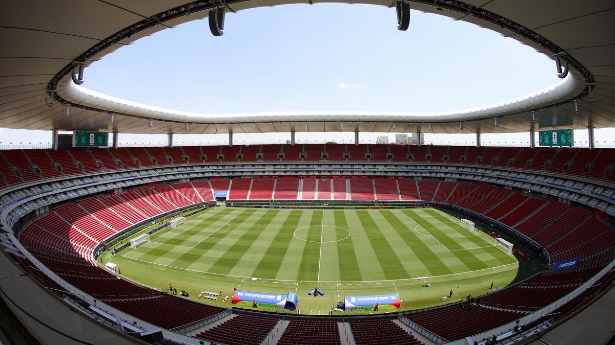 La fase de grupos del Mundial 2026 (partidos) de fútbol que reunirá desde el 11 de junio a selecciones de 48 países se completó con la clasificación de 4 equipos de Europa en una repesca que reunió a 16 aspirantes y de otros 2 procedentes de una liguilla con 6 formaciones jugada en México. La fase de grupos del Mundial 2026 (partidos) de fútbol que reunirá desde el 11 de junio a selecciones de 48 países se completó con la clasificación de 4 equipos de Europa en una repesca que reunió a 16 aspirantes y de otros 2 procedentes de una liguilla con 6 formaciones jugada en México.