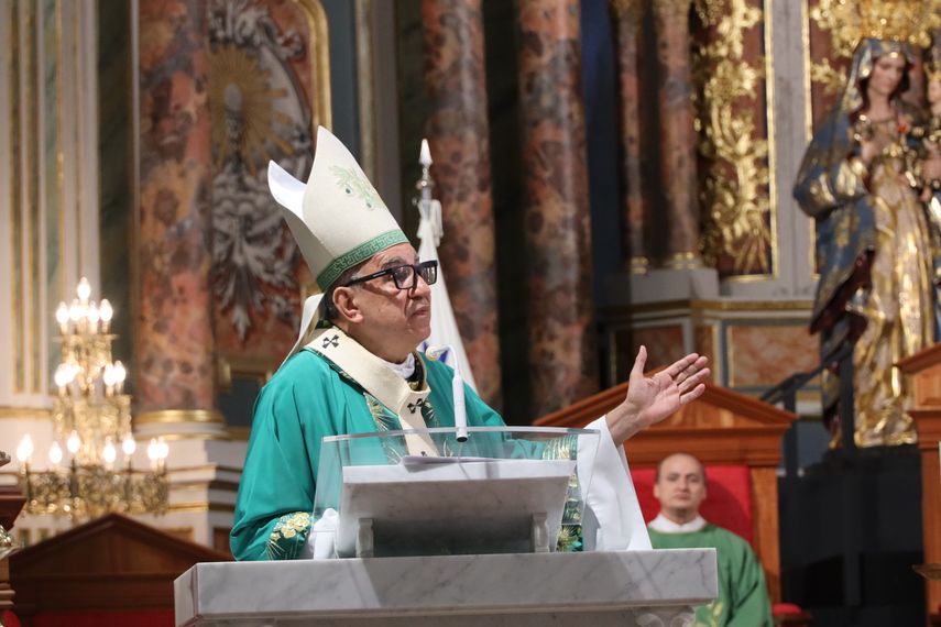 Ulloa insta a evitar un turismo solo de negocios y priorizar la humanidad