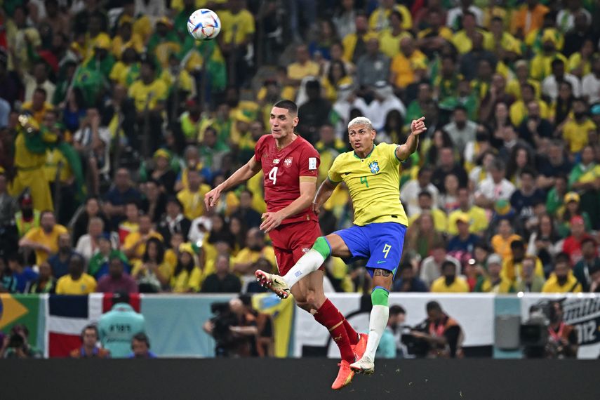 Richarlison puso brillo al debut de Brasil este jueves en el Mundial de Qatar 2022 al marcar los dos goles de la victoria contra una dura y aguerrida Serbia