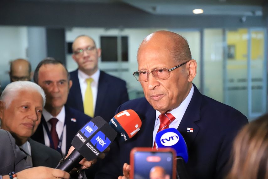 El Ministro del MEF destacó la necesidad de reformar la gestión del Fondo de Ahorro para asegurar que esté alineado con su propósito original. El Ministro del MEF destacó la necesidad de reformar la gestión del Fondo de Ahorro para asegurar que esté alineado con su propósito original.