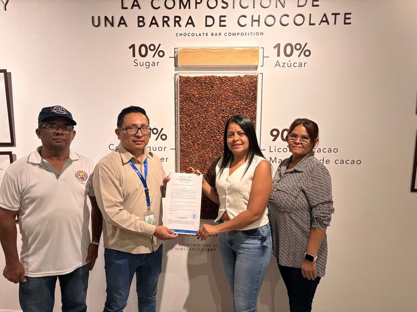 MIDA entrega certificaciones agroindustriales a empresas de café, chocolate y fertilizantes