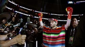 El boxeador mexicano Julio César Chávez Jr. es arrestado por agentes migratorios en EEUU