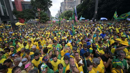 Bolsonaristas salen a las calles y rechazan acusaciones contra el expresidente