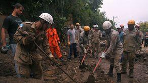 Aumenta número de víctimas tras deslizamientos e inundaciones en Brasil