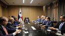 El presidente de la República, José Raúl Mulino, se reunió este martes con la bancada de diputados del partido Cambio Democrático para conversar sobre temas de carácter nacional, estableciendo como único objetivo el beneficio de todos los panameños, esto previo a la elección de la nueva directiva de la Asamblea Nacional este 1 de julio. El presidente de la República, José Raúl Mulino, se reunió este martes con la bancada de diputados del partido Cambio Democrático para conversar sobre temas de carácter nacional, estableciendo como único objetivo el beneficio de todos los panameños, esto previo a la elección de la nueva directiva de la Asamblea Nacional este 1 de julio.