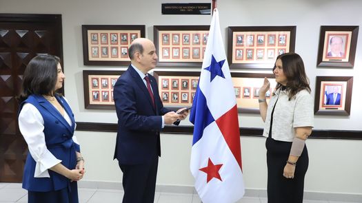 Isabel Fernández Alfaro asume como nueva Superintendente de Sujetos No Financieros