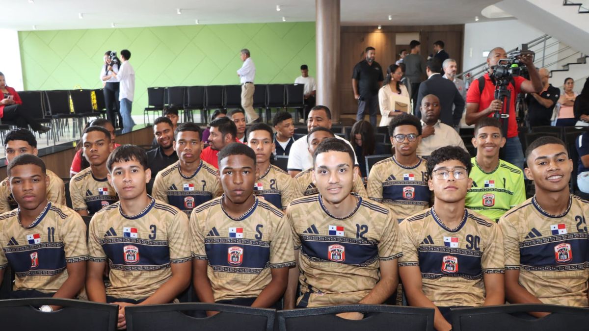 Estudiantes participaron del lanzamiento de los juegos intercolegiales del Meduca. Estudiantes participaron del lanzamiento de los juegos intercolegiales del Meduca.