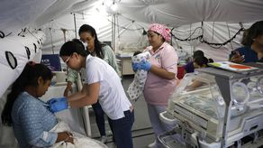 El hospital de la pequeña ciudad de Chitré, que sirve de cabecera para atender las áreas rurales de Panamá afectadas por el potente terremoto de magnitud 7,5, abraza la ayuda humanitaria internacional recibida esta semana para atender principalmente a embarazadas y recién nacidos.