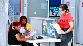 Cortizo sanciona ley que beneficia con becas PASE-U a estudiantes de colegios nocturnos