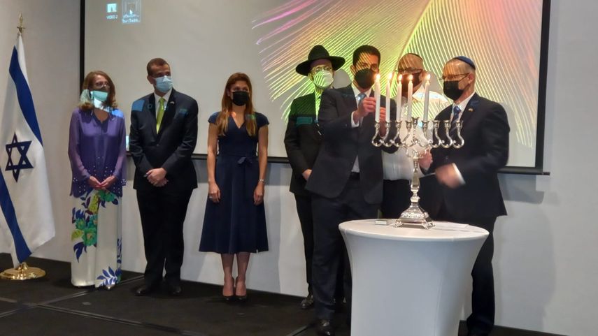 Canciller panameña participó en festividad de Janucá