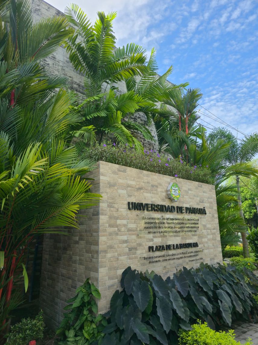 La Universidad de Panamá se propone como facilitador del diálogo nacional. La Universidad de Panamá se propone como facilitador del diálogo nacional.