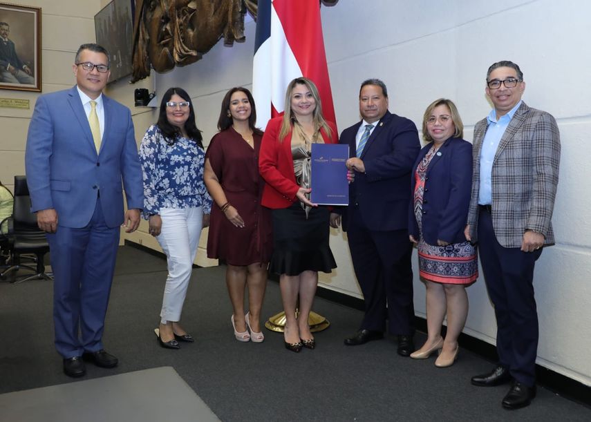 Asamblea: escalafón de trabajadores sociales será discutido