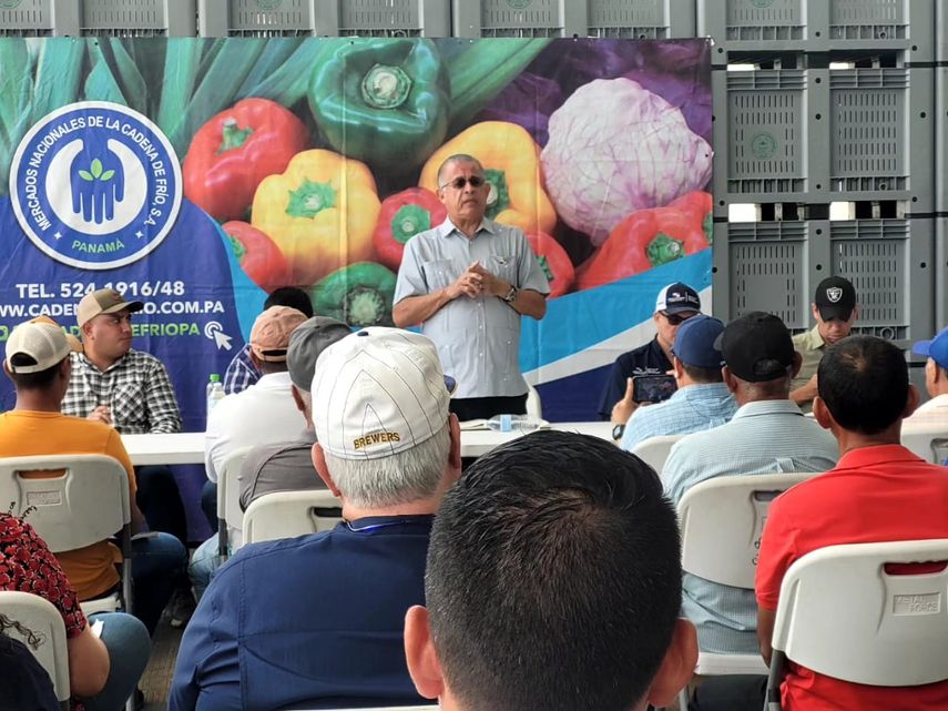 MIDA: Productores de Tierras Altas recibieron apoyo con insumos para reforzar la producción. MIDA: Productores de Tierras Altas recibieron apoyo con insumos para reforzar la producción.