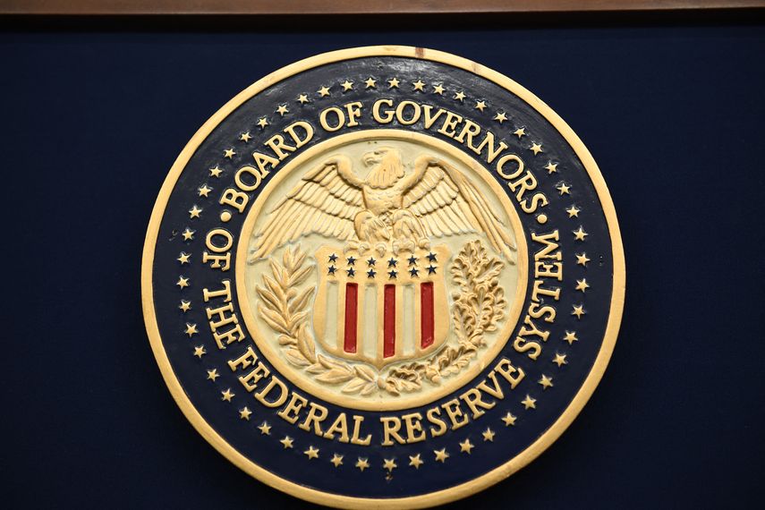 La Reserva Federal estadounidense (Fed, banco central) enfrenta un dilema mayor: continuar el aumento de tasas de intereses a riesgo de apretar muy fuerte el freno a la economía, o dejar que las alzas actúen. La Reserva Federal estadounidense (Fed, banco central) enfrenta un dilema mayor: continuar el aumento de tasas de intereses a riesgo de apretar muy fuerte el freno a la economía, o dejar que las alzas actúen.