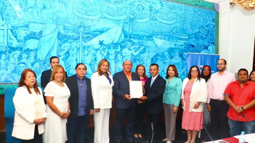 Propietarios de pequeñas farmacias se organizan en cooperativa