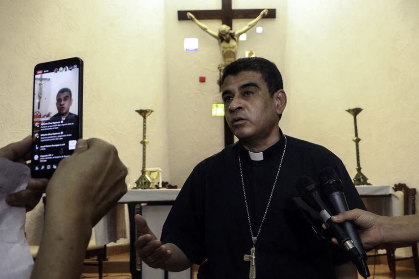 Nicaragua evalúa relaciones diplomáticas con El Vaticano.