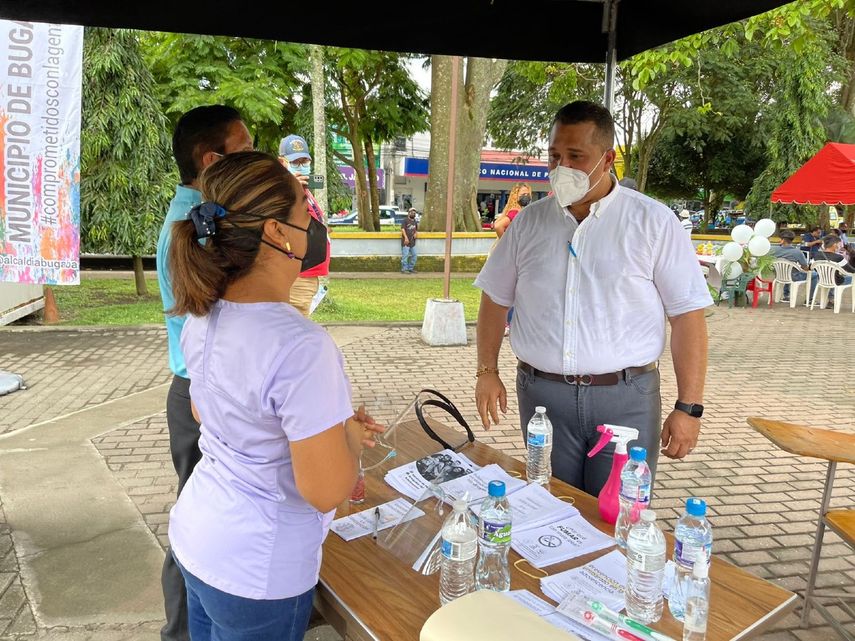 Residentes de Bugaba asisten a feria de la salud del MINSA