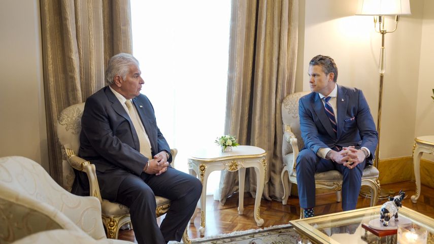 Líder del Pentágono, Pete Hegseth, se reúne con Mulino y autoridades del Canal
