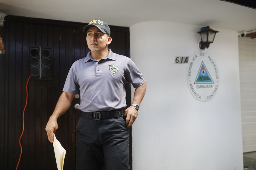 Salida de Panamá de Martinelli hacia su asilo en Nicaragua sigue en suspenso