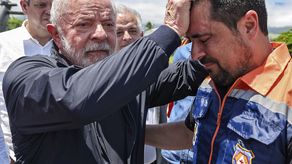 Da Silva visita zona donde temporal dejó decenas de muertos y desaparecidos en Brasil