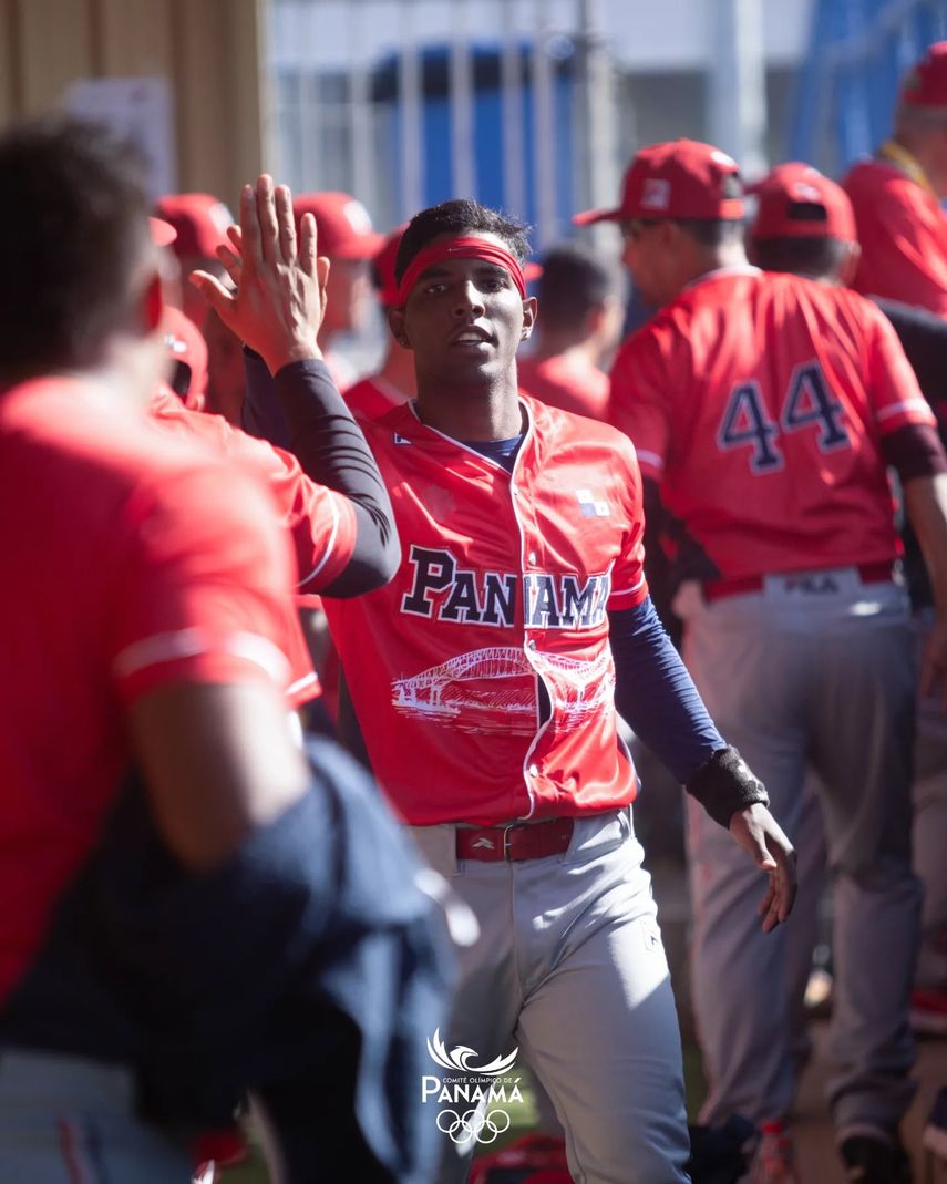 Panamá castigó este lunes al bullpen de México en un triunfo 8x2 y cerró como líder el Grupo A del béisbol de Santiago-2023. Panamá castigó este lunes al bullpen de México en un triunfo 8x2 y cerró como líder el Grupo A del béisbol de Santiago-2023.
