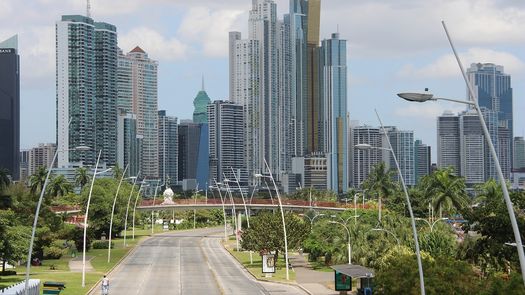 La República de Panamá colocó USD 156.13 millones en la cuarta subasta de Letras del Tesoro de 2026, a un plazo de 12 meses, confirmando que el mercado local mantiene confianza en los instrumentos de deuda soberana de corto plazo emitidos por el Estado panameño, informó el Ministerio de Economía y Finanzas (MEF).