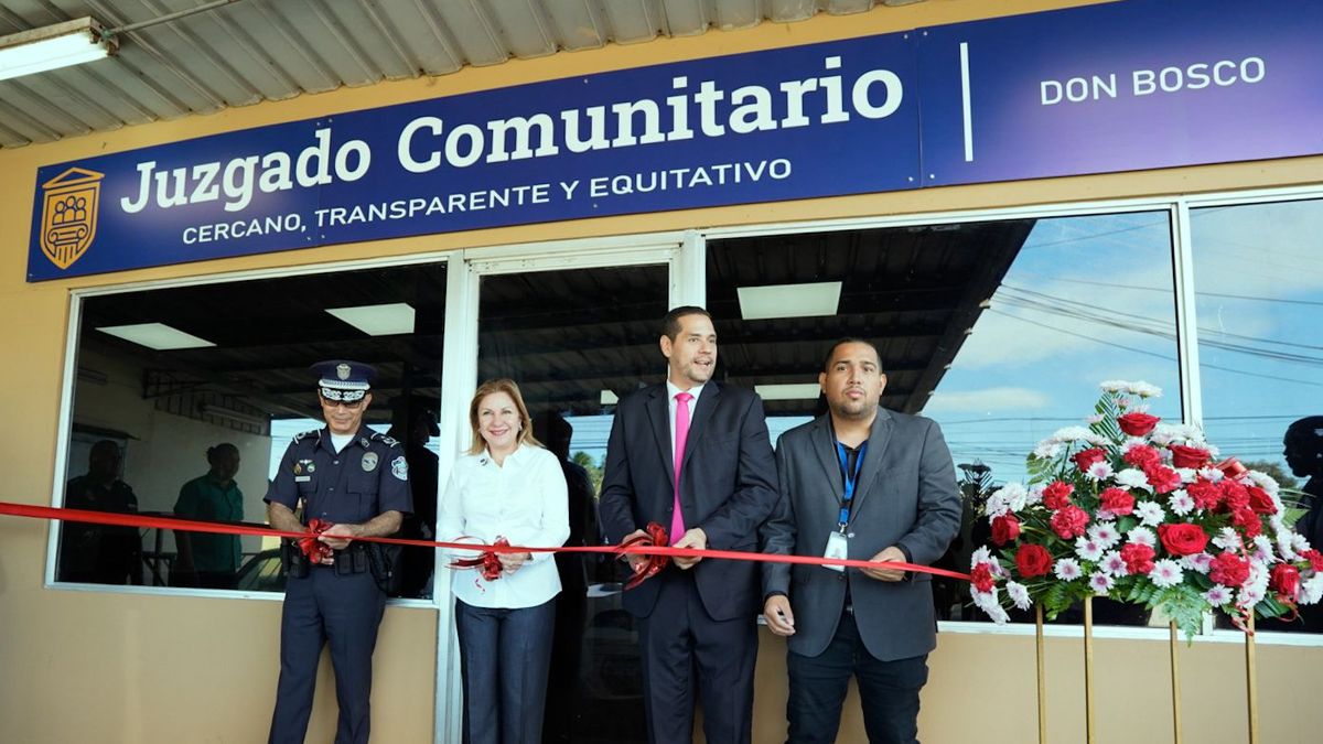 La propuesta del Ministerio de Gobierno es que cada corregimiento tenga su propio juzgado comunitario. La propuesta del Ministerio de Gobierno es que cada corregimiento tenga su propio juzgado comunitario.