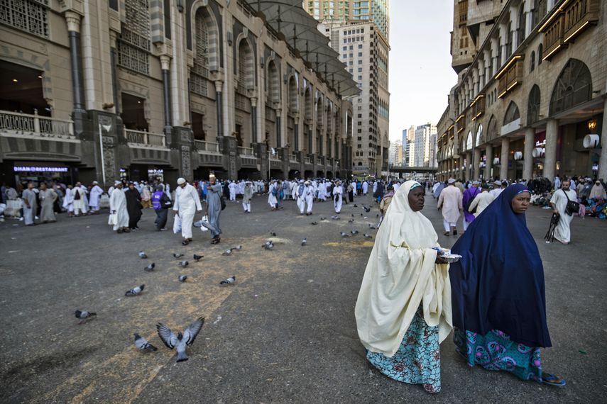 Peregrinos sin mascarilla inician el mayor hach