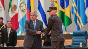 Mulino juramenta a 74 nuevos miembros de la Guardia Presidencial