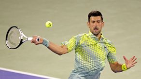 Djokovic avanza a cuartos de final en Dubái