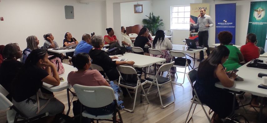 Un total de 28 emprendedores y artesanos colonenses, fueron capacitados por el Ministerio de Comercio e Industria (MICI). Un total de 28 emprendedores y artesanos colonenses, fueron capacitados por el Ministerio de Comercio e Industria (MICI).