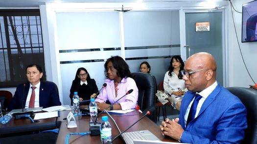 Ministra de Educación, Lucy Molinar rinde cuentas en Comisión de Presupuesto