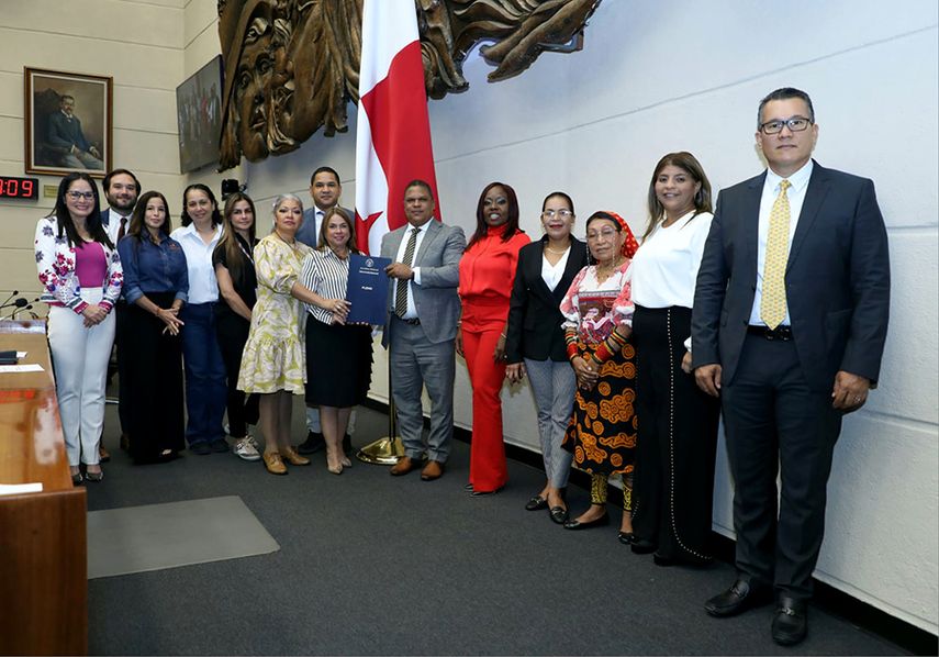 El proyecto aprobado por los diputados, declara que el abordaje integral e interdisciplinario de las personas con autismo será tema de interés nacional. El proyecto aprobado por los diputados, declara que el abordaje integral e interdisciplinario de las personas con autismo será tema de interés nacional.