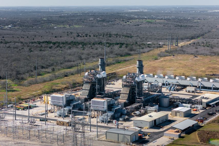 Petróleo y el gas estadounidenses suben ante una ola de frío en EEUU