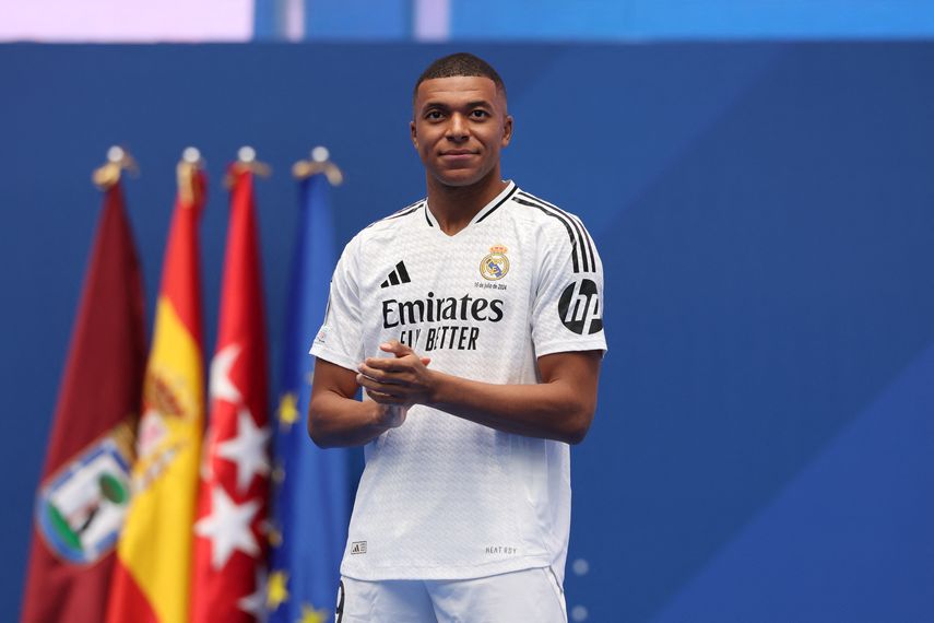Mbappé cumple su sueño y compra club de fútbol de su infancia. Mbappé cumple su sueño y compra club de fútbol de su infancia.