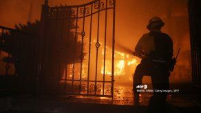 Miles de habitantes evacuados en California por incendios