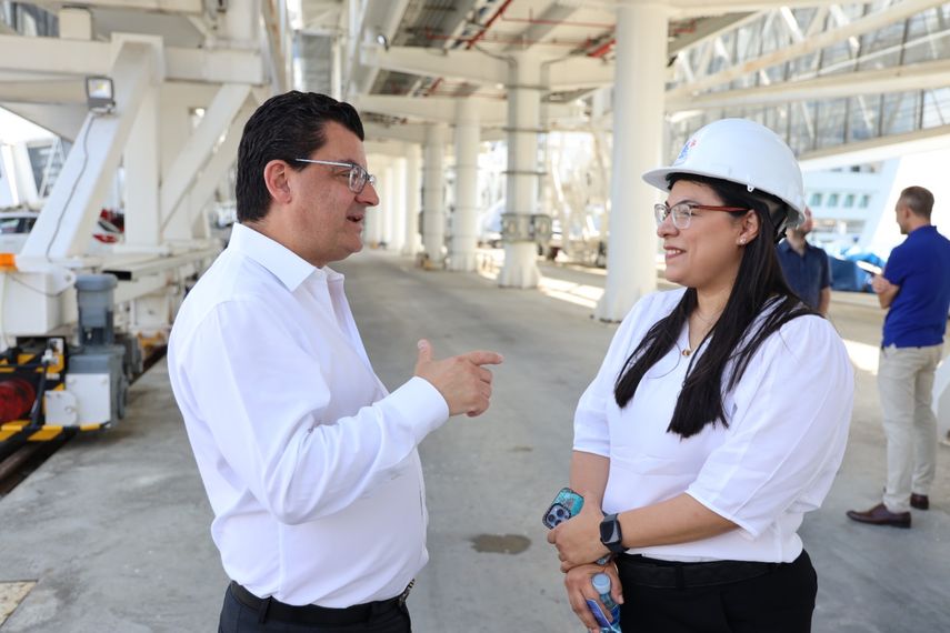 Royal Caribbean muestra interés en terminal de cruceros en Panamá.