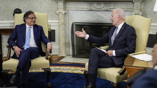 Petro propone a Biden levantar sanciones a Venezuela si cumple agenda electoral