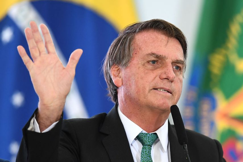 Brasil: Bolsonaro reaparece tras elecciones pero en silencio