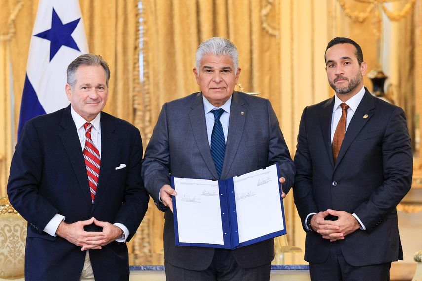 Mulino sanciona ley que establece Áreas Marinas Protegidas en Alta Mar