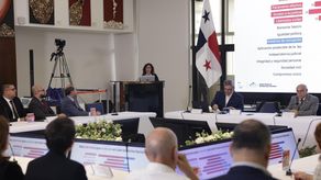 Panamá en nivel intermedio de democracia