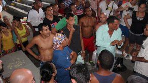 Cubanos varados en Panamá empiezan a desesperarse y recurren a coyotes