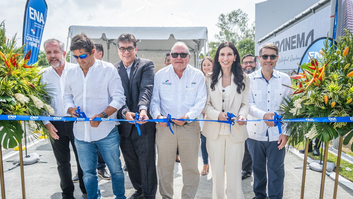 Más de 100 mil usuarios que transitan diariamente por el Corredor Sur comenzaron a beneficiarse con la entrada en operación de la Rampa D, la segunda de cuatro estructuras contempladas dentro del Proyecto de Ampliación de los Entronques Costa del Este e Hipódromo Presidente José Remón Cantera. Más de 100 mil usuarios que transitan diariamente por el Corredor Sur comenzaron a beneficiarse con la entrada en operación de la Rampa D, la segunda de cuatro estructuras contempladas dentro del Proyecto de Ampliación de los Entronques Costa del Este e Hipódromo Presidente José Remón Cantera.