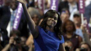 Michelle Obama pinta sombría imagen de Trump sin mencionarlo