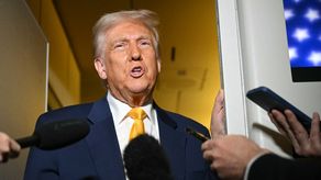 Estados Unidos planea cerrar casi 30 embajadas y consulados en diversos países