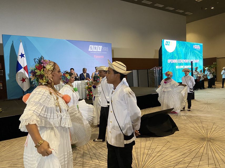 Más de 1,500 líderes mundiales de investigación sobre sostenibilidad, expertos gubernamentales, innovadores y la sociedad civil se reúnen en Panamá desde hoy, 26 hasta el 30 de junio en el tercer Congreso de Investigación e Innovación en Sostenibilidad. Más de 1,500 líderes mundiales de investigación sobre sostenibilidad, expertos gubernamentales, innovadores y la sociedad civil se reúnen en Panamá desde hoy, 26 hasta el 30 de junio en el tercer Congreso de Investigación e Innovación en Sostenibilidad.