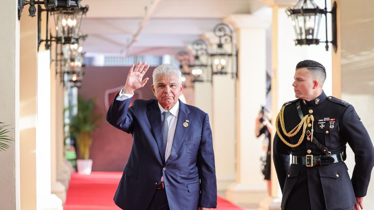 Mulino viajará a Chile, principal usuario del Canal de Panamá de América Latina.