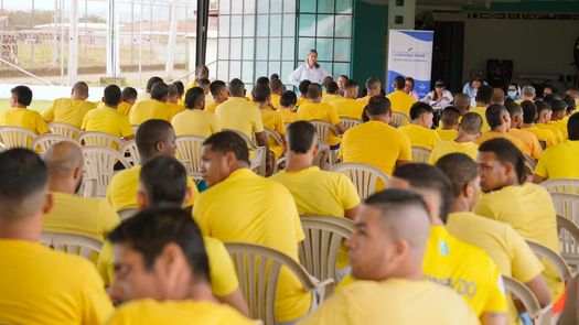 Ministra de Gobierno entrega más de 900 clasificaciones de periodo en La Joya y La Joyita