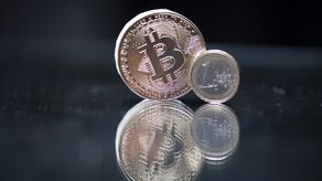 Grandes empresas entran con prudencia en el mundo de las criptomonedas